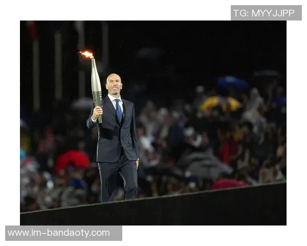 回顾齐达内执教皇马五年辉煌历程十年前今天他首次上任