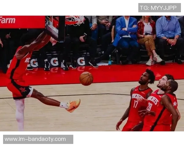 火箭成功包夹KD15中12无功而返乌度卡战术乏力引发质疑